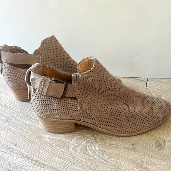Dolce Vita Kara Suede Perforated Ankle Bootie Size 6.5 - Picture 3 of 7